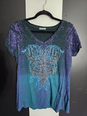 Affliction Style Teal & Purple V-Neck Short Sleeve Graphic Tee
